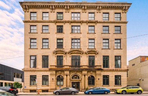 East Liberty Apartamento | Kasa See a Show at Kelly Strayhorn Theater The Maverick