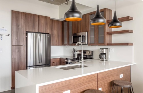 Second Street District Apartamento | Kasa | Spacious 1BD with Private Balcony | 2nd Street
