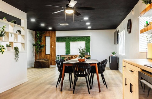 Ridgecrest Casa | Kasa The Ridge – Desert Fun - 4 bedroom - 3 Bath - Pool Table - Mini Golf