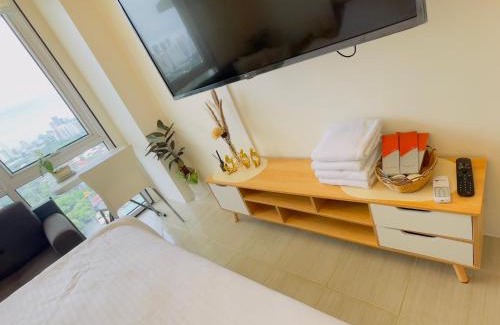 Ugong Apartamento | Kasara De Ulap BEST Staycation - 25th Floor City View - Pool & Fast Wi-Fi