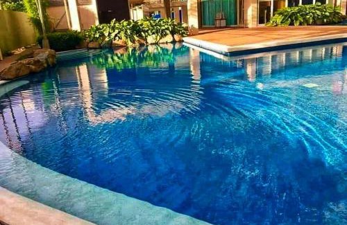 Ugong Apartamento | Kasara De Ulap BEST Staycation - 25th Floor City View - Pool & Fast Wi-Fi