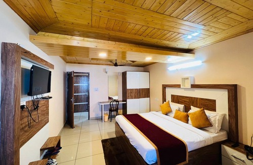 Kumarhatti Hotel | Kasauli View