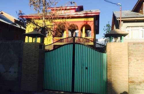 Srinagar Casa | Kashmir vibes