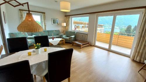 Bodensdorf Apartamento | KASPAR Haus KMB Seeblick Appartement am Ossiacher See mit direktem Seezugang, Hallenbad