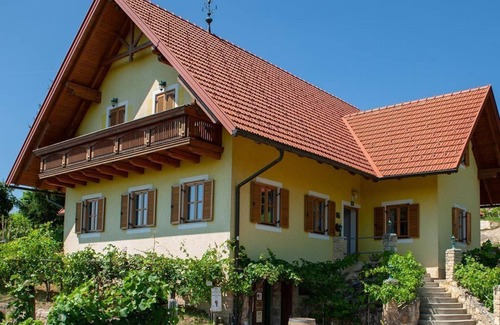 Sankt Anna am Aigen Apartamento | Kastanienzimmer mit Terrasse - Weingut & Gästehaus Pfeifer St. Anna am Aigen