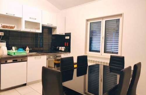 Kastel Stafilic Apartamento | Kastel Stafilic Comfortable Apartments - Three Bedroom Apartment with Terrace