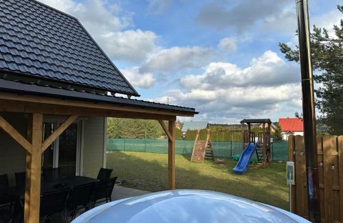 Sulecki Borek Casa | KASZUBY Oliwkowy domek Niesiołowice na Kaszubach Balia z Jacuzzi Jeziora lasy
