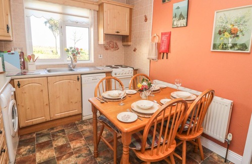 Valentia Island Cabaña | KATE'S COTTAGE, family friendly in Knightstown, County Kerry