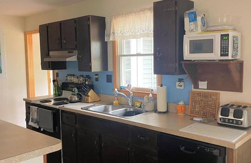 Piney Island Casa | Kate's Cottage - Nice location, large screened porch. NO LINENS & TOWELS