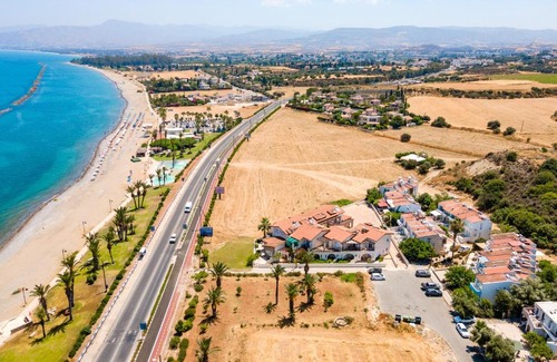 Latsi Apartamento | Kate's Latchi Beachfront Apartment 104 by Ezoria