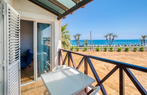 Latsi Apartamento | Kate's Latchi Beachfront Apartment 104 by Ezoria