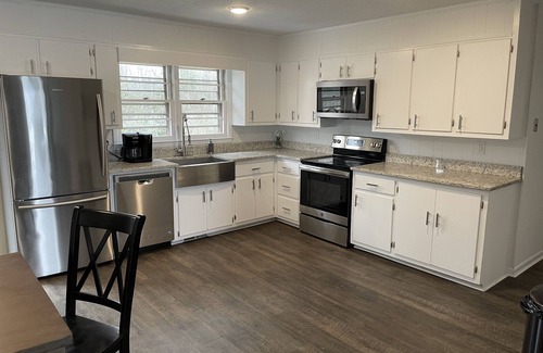Boone Casa | Kathleen's Cottage: Mountaintop home w/ 2 Fireplaces, Rec Room, & Views!
