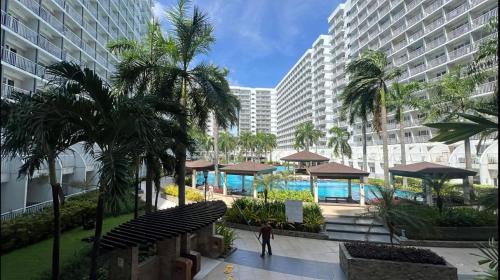 Barangay 76 Apartamento | Kathys Crib with balcony Pool view at Shell Residence