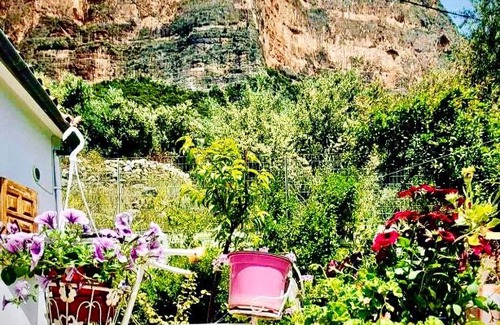 Leonidio Casa | Kathy’s rock house