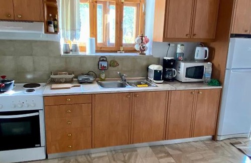 Leonidio Casa | Kathy’s rock house
