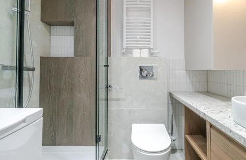 Katowice Apartamento | Katowice Luxury Two-Level Apartment by BookingHost