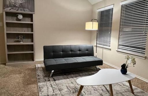 Barker Casa | Katy home 5 bedrooms 6 beds 3 and half bath