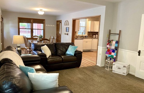 Boonville Casa | Katy Trail Pull Off