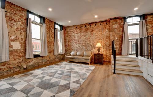 Millersburg Apartamento | Kaufman Suite- BY BUSY INTERSECTION