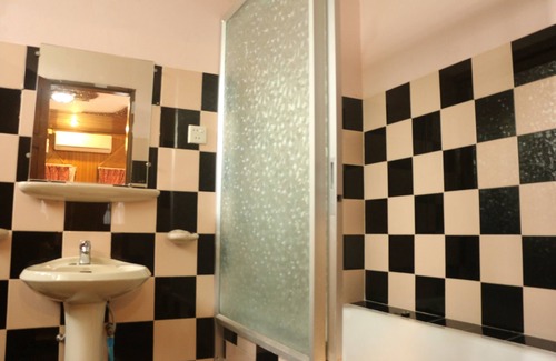 Bahan Hotel | Kaung Lay Inn