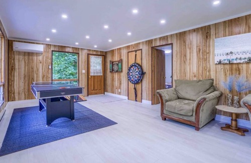 Coboconk Cabina | Kawartha lakes cottage with hottub