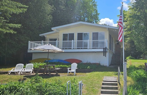 Petoskey Cabaña | Kay's Haven on Crooked Lake