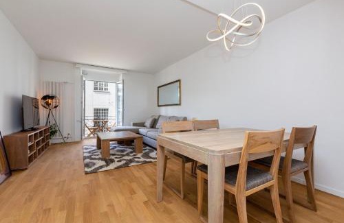 Werd Apartamento | KAYA Zurich Apartment 2A - Downtown 2BR Apt with Balcony