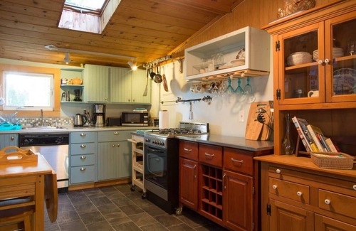 South Kingstown Casa | Kayakers Delight! Río estrecho, SK- Lindo, cómodo 1BR