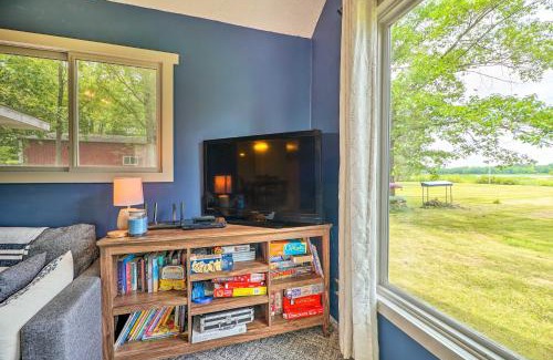 Mecosta Casa | Kayaks and Grill Pet-Friendly Mecosta Cottage!