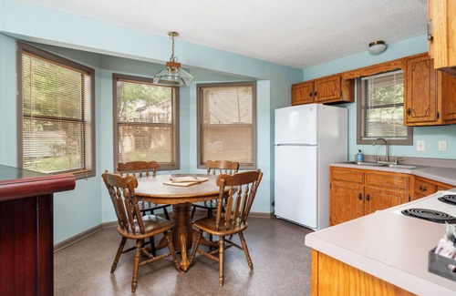 Hardy Cabina | Kayaks - Lakefront Home - Kiwanie Lodge East