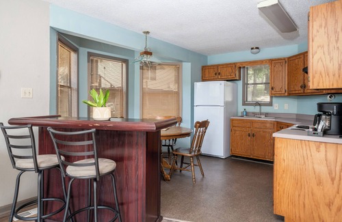 Hardy Cabina | Kayaks - Lakefront Home - Kiwanie Lodge East