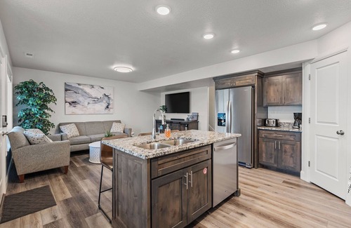 Garden City Casa | Kayaks, Theater, Arcade and Family Fun!