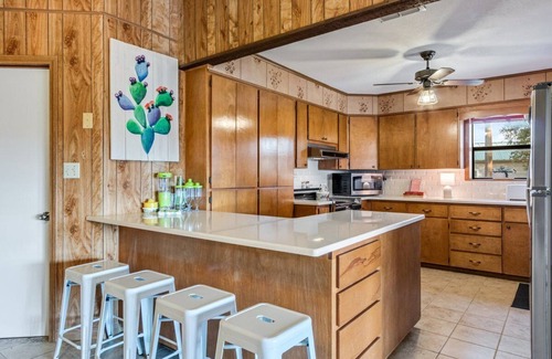 Temple Casa | ~Kayaks| Hot Tub| Views| Fire Pit| Nature| Game Room~