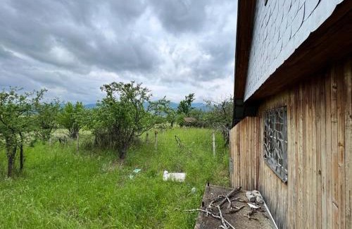 Kazanlak Casa | Kazanlak Cottage Shelter Country House with 1 Room and 1 Attic - No electricity, No Water, with Outhouse