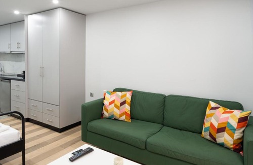Attiki Apartamento | Kazi Home 6