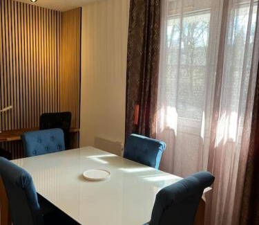 Le Kremlin-Bicetre Apartamento | KB 50 - Hôpital Bicêtre - Metro 14 et 7 - Free Parking - Ascenseur