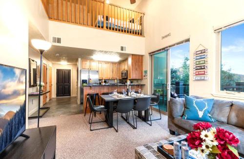 Kimball Junction Apartamento | KBM Resorts Crestview Condos Spacious condo near Olympic Park with gas fireplace year-round pool hot tub and shuttle access CVC-308B