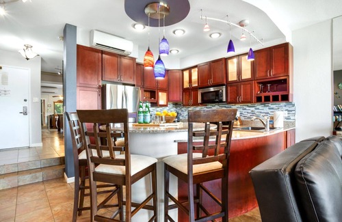 Napili Condominio | KBM Resorts | Spacious 3-Bedroom Napili Point Collection | Multi Unit Listing | Same Floor | Ocean Views + 3 Free Rental Cars!