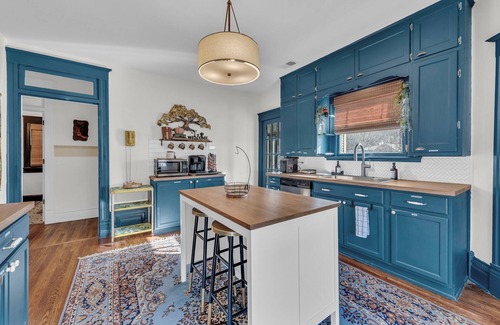 Rosedale Casa | KC Blvd Heights: Spacious 7BR Home, Central Locale
