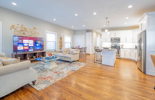 Southmoreland Casa | KC Gem: Renovated Home w/ Fenced Yard!