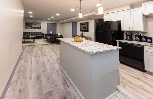 Kansas City Casa | 💎KCK Speedway Retreat❤️✧Lower Level✧