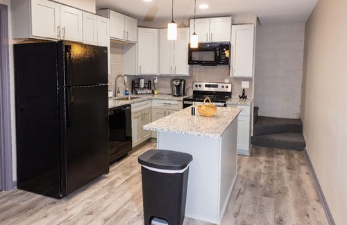 Kansas City Casa | 💎KCK Speedway Retreat❤️✧Lower Level✧