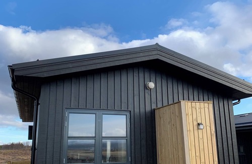 Selfoss Cabaña | Kerengi Cottage – Modern Cozy Cabin Built 2024, Heart of Golden Circle Iceland