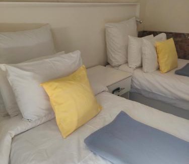 Moses Kotane Casa | Kea bed and breakfast