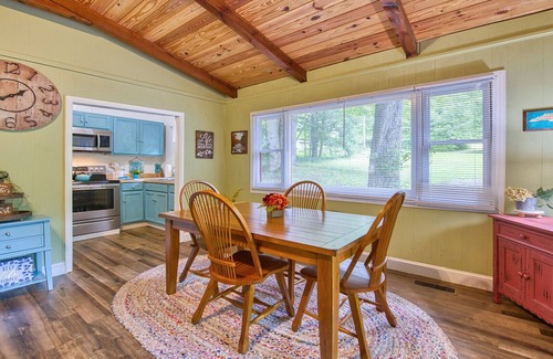 Cataloochee Ranch Casa | Keaton Creekside Cottage - Cozy, Charming, Incredible Location In Maggie Valley