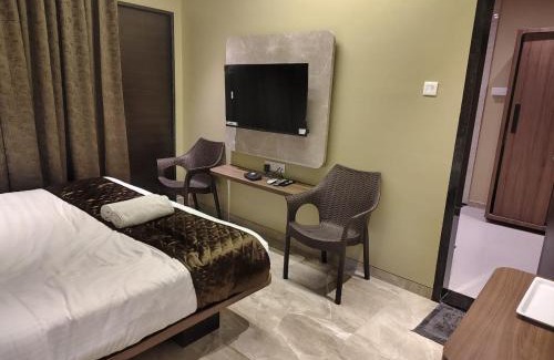 Pune Cama Y Desayuno | Kedari Residency