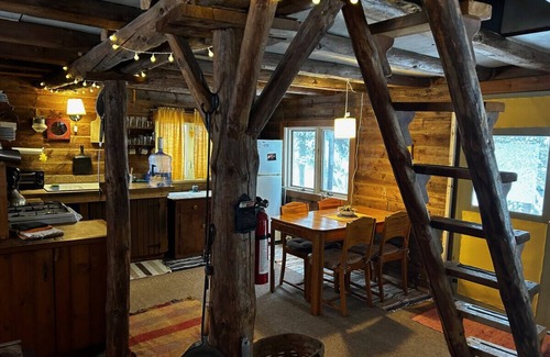 Le Roy Cabina | Keefer Cabin on the Hersey Creek