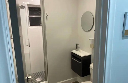 South Palm Park Neighborhood Association Apartamento | Keep it simple at this peaceful and centrally-located unit on Palmway.