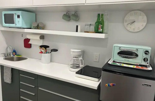South Palm Park Neighborhood Association Apartamento | Keep it simple at this peaceful and centrally-located unit on Palmway.