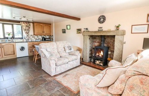 High Peak Cabaña | Keepers Cottage, CHAPEL-EN-LE-FRITH